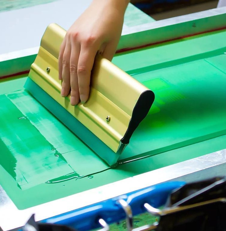 Печать шелкографией Печать на футболках