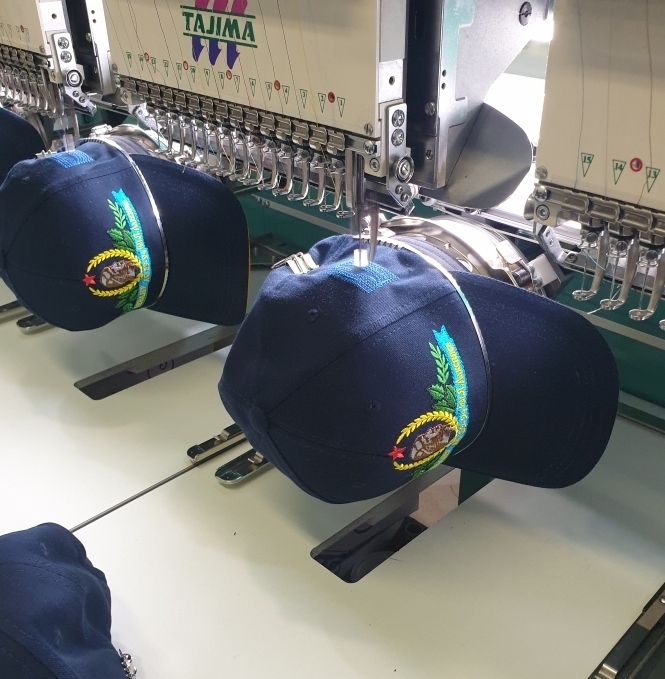 Вышивка на бейсболках Вышивка на бейсболках